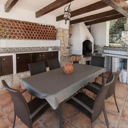 Llumicel Villa *